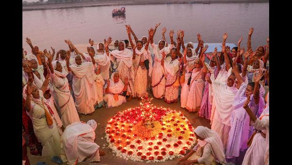Diwali Celebrations by Widows in Vrindavan Diwali Celebrations by Widows in Vrindavan