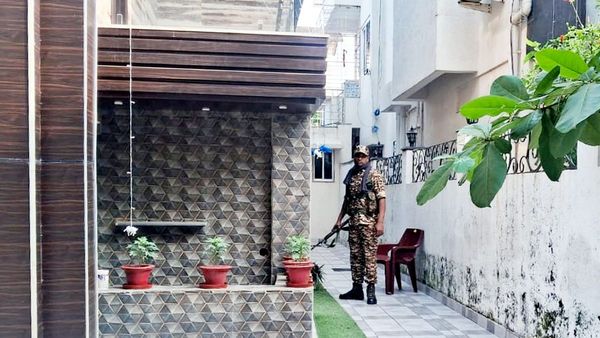 I-T Dept Raids Jharkhand CM Hemant Soren s Aide s Residence In Ranchi