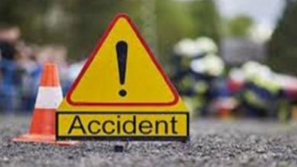 Gujarat Road Accident 4 Dead 16 Injured