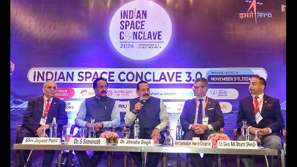 Postal Employee Detained for Fake Identity