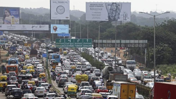 Bengaluru Traffic Alert Old Madras Road Closed for Two-Way Traffic New Routes Announced