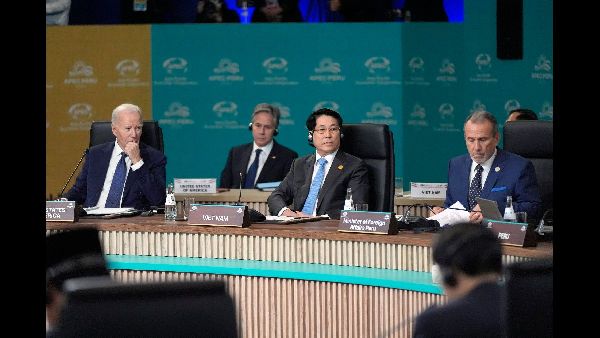 Biden Praises US-South Korea-Japan Cooperation