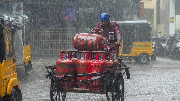 Tamil Nadu Weather Heavy Rains To Continue In Chennai Holiday For Schools In 3 Districts