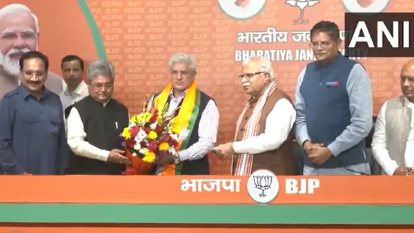 Kailash Gahlot Joins BJP