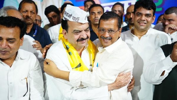 Mateen Ahmad Joins Aam Aadmi Party