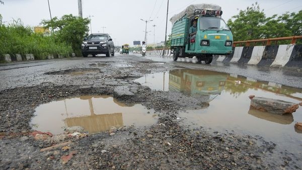 Anti-Corruption Officer Claims 46 000 Crore For Bengaluru Roads Was Diverted Seeks ED Probe