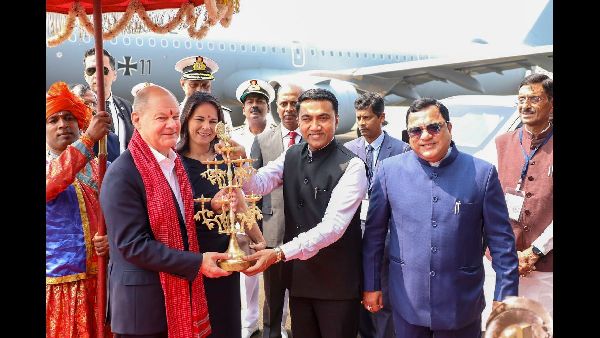 Scholz Urges Putin to Negotiate on Ukraine