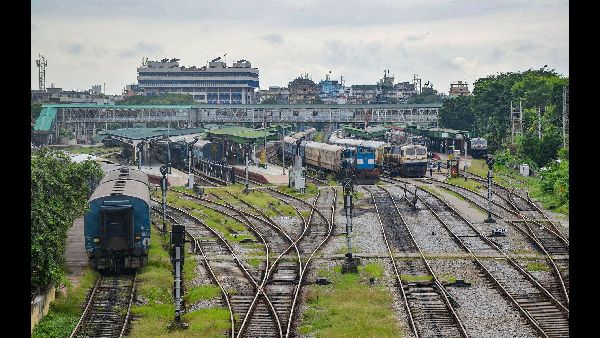 Railways Plans 500 Special Trains for Festival