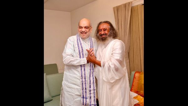 Sri Sri Ravi Shankar Inspires Filmmakers at IFFI