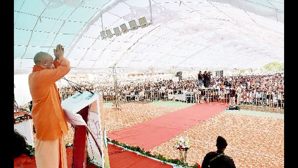 Adityanath Advocates Unity in Maharashtra Rally