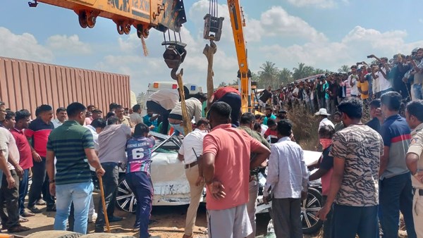Bengaluru Accident 6 Killed After Canter Falls On Car In Nelamangala Traffic Affected