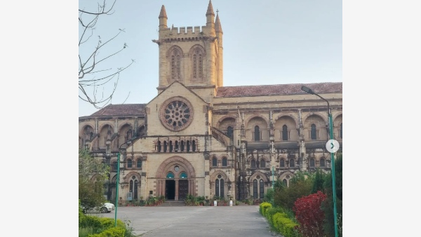 10 Stunning Churches In India