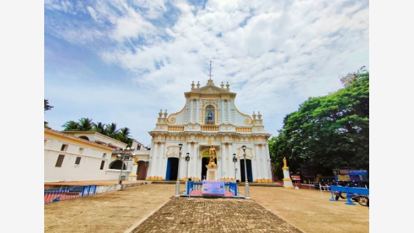 10 Stunning Churches In India