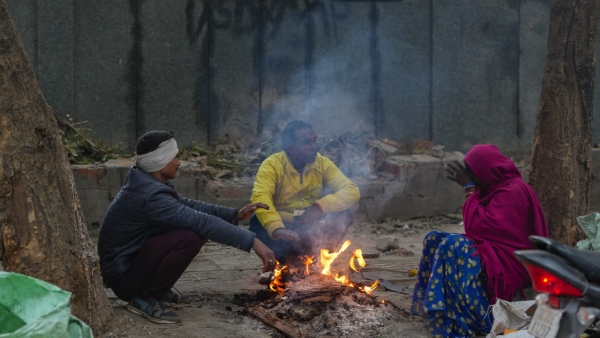 Delhi Shivers At 4 9 C