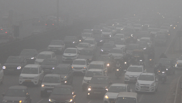 Delhi Shivers At 7 C Morning Rain Likely Poor Air Quality Lingers