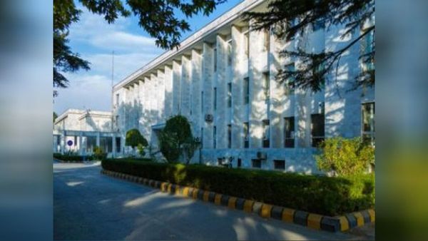 Gunmen Attack Afghan Staff At Indian Consulate