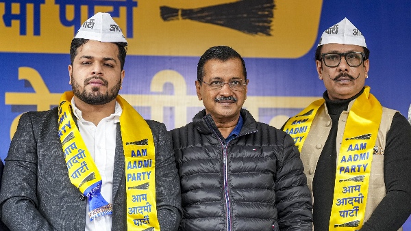 Mahila Samman Scheme Under Fire AAP Faces Probe Over Alleged Illegal Data Collection