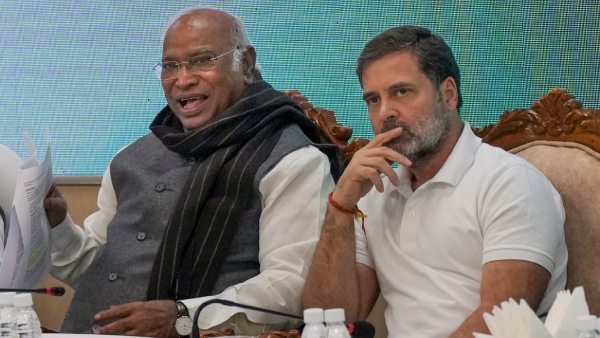 Congress leader Rahul Gandhi with party President Mallikarjun Kharge