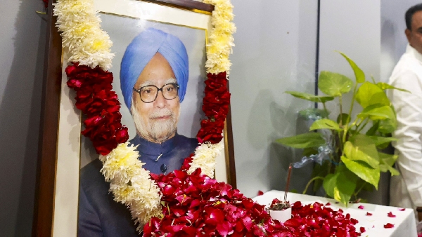 Manmohan Singh s Final Journey State Honours At Nigambodh Ghat Today 10 Updates