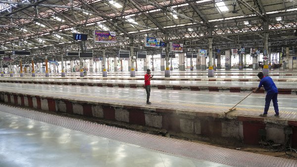 Mumbai Trains Get A Clean Upgrade Mumbai Trains Get A Clean Upgrade