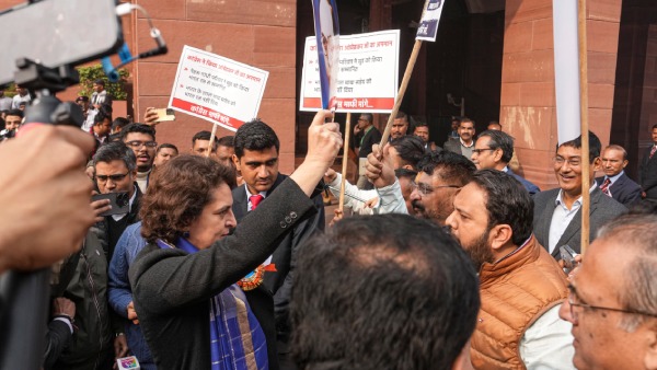 NDA INDIA Bloc MPs Protest In Parliament Premises NDA INDIA Bloc MPs Protest In Parliament Premises