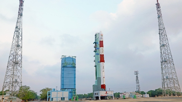 EXPLAINED ISRO s SpaDeX Launch Delayed By 2 Minutes What Caused The Space Traffic Jam