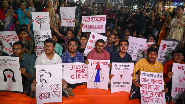 Junior doctors stage a protest to mark 100 days since the alleged rape and murder of a trainee doctor at RG Kar Medical College amp amp Hospital in Kolkata Sunday Nov 17 2024