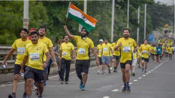 Navi Mumbai s Palm Beach Road