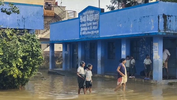 Tamil Nadu Rains Is There A Holiday For Schools In Chennai amp amp Other Dists On Tuesday Dec 3