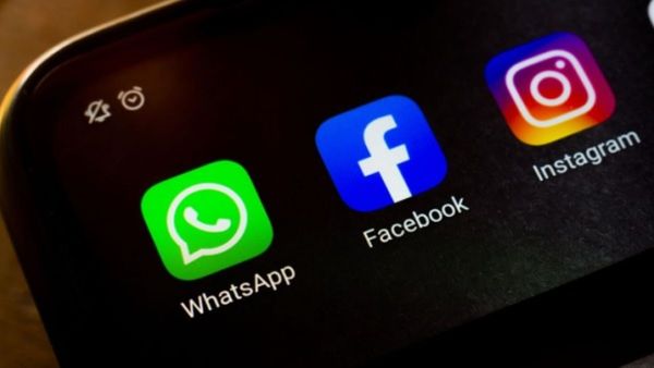WhatsApp Facebook Instagram Go Down Users Report Global Outages Meta Yet to Respond