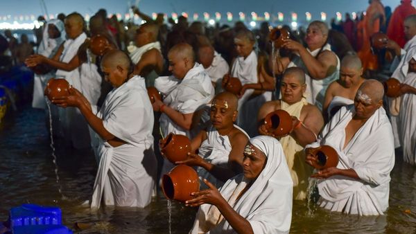 Maha Kumbh 2025 Over 1 59 Million Devotees Take Dip In Sangam Despite Chilly Weather On Day 9