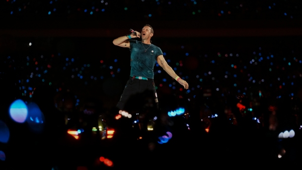 Coldplay Breaks Record With 1 34 Lakh Fans
