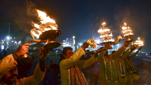 Govt Estimates 45 Cr People Will Attend Maha Kumbh Managing Crowd Major Challenge For Police