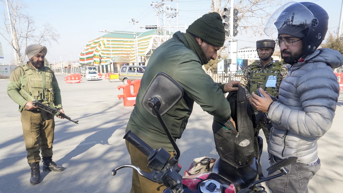 Republic Day 70 000 Cops Guard Delhi On R-Day High Alert Sounded