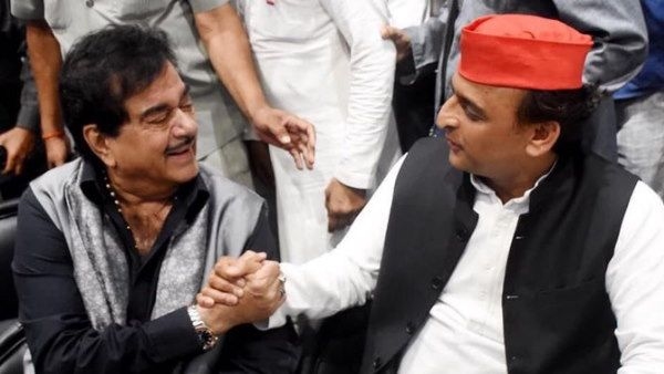 Akhilesh Yadav Shatrughan Sinha Akhilesh Yadav Shatrughan Sinha