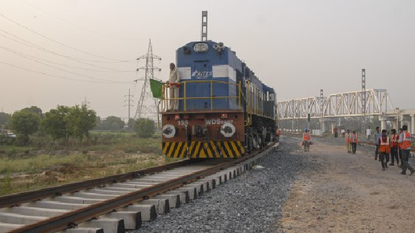 Mumbai Local Train Services Jumbo Block
