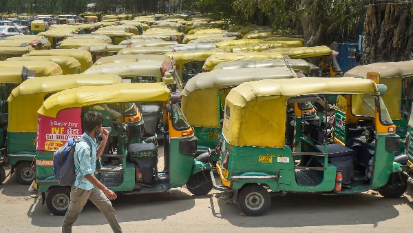 Mumbai Metro Stations Face Auto Shortage
