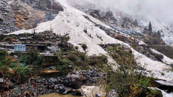 Uttarakhand Avalanche CM Dhami Leads Rescue Efforts as 16 Workers Saved 41 Still Trapped
