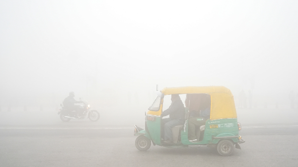 Delhi-NCR Engulfed By Dense Fog Delhi-NCR Engulfed By Dense Fog