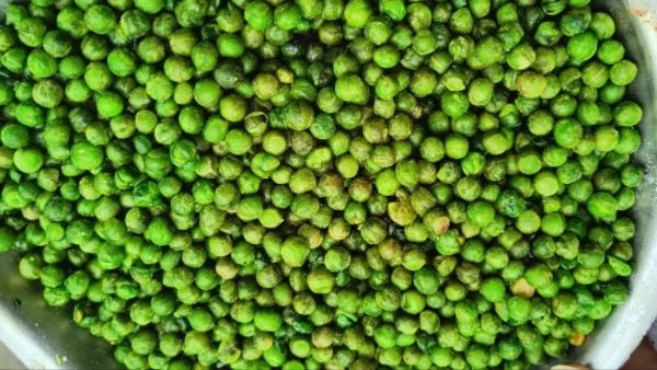 After Idli Artificial Colours Found In Fried Green Peas 26 Samples Unsafe Karnataka Minister