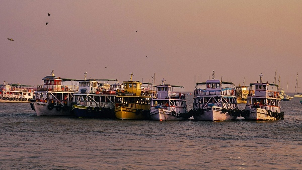 Mumbai Weather Haze High Tides