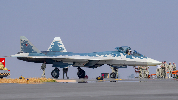 Aero India 2025 Takes Flight Russian Su-57 vs American F-35 in Bengaluru Skies Aero India 2025 Takes Flight Russian Su-57 vs American F-35 in Bengaluru Skies