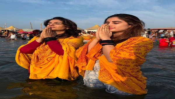 Rasha Thadani amp amp Raveena Tandon s Divine Dip at Maha Kumbh See Their Breathtaking Photos Rasha Thadani amp amp Raveena Tandon s Divine Dip at Maha Kumbh See Their Breathtaking Photos