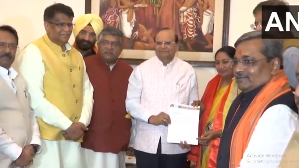 Rekha Gupta Stakes A Claim To Form Govt