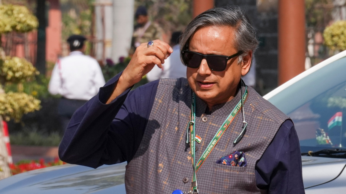 Congress’ Kerala Crisis: Party Moves To Contain Fallout Over Shashi Tharoor Row