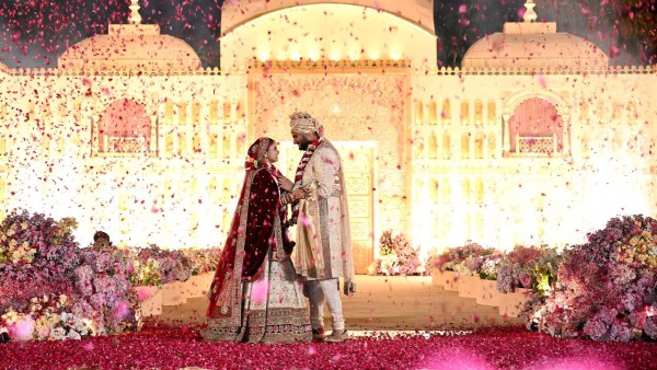 Billionaire Gautam Adani s youngest son Jeet Adani married Diva Jaimin Shah today in a private ceremony in Ahmedabad Diva is the daughter of diamond merchant Jaimin Shah