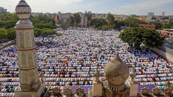 Eid Date 2025 March 31st or April 1 When is Eid-ul-fitr Check Moon Sighted Details Here