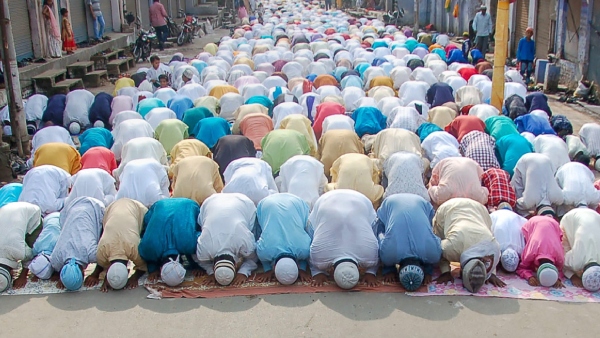 Meerut Police Ban Eid Namaz On Roads
