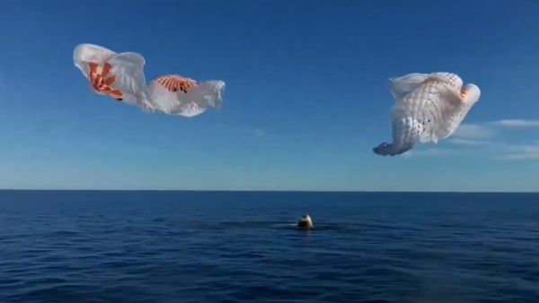 Visuals From Dragon s Splashdown Out