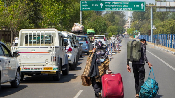 Pakistani nationals arrive at the Attari-Wagah border to move to their country near Amritsar Sunday April 27 2025